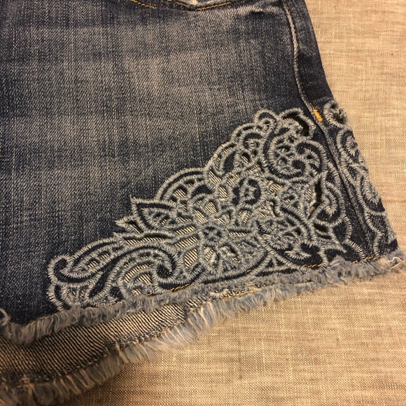 Joe’s Jeans Cut off Shorts - The Ozzie - Picture 4 of 9